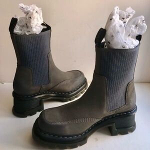 Dr. Martens Boots S-10   AirWair Corran Platform Lugged Sole Gray